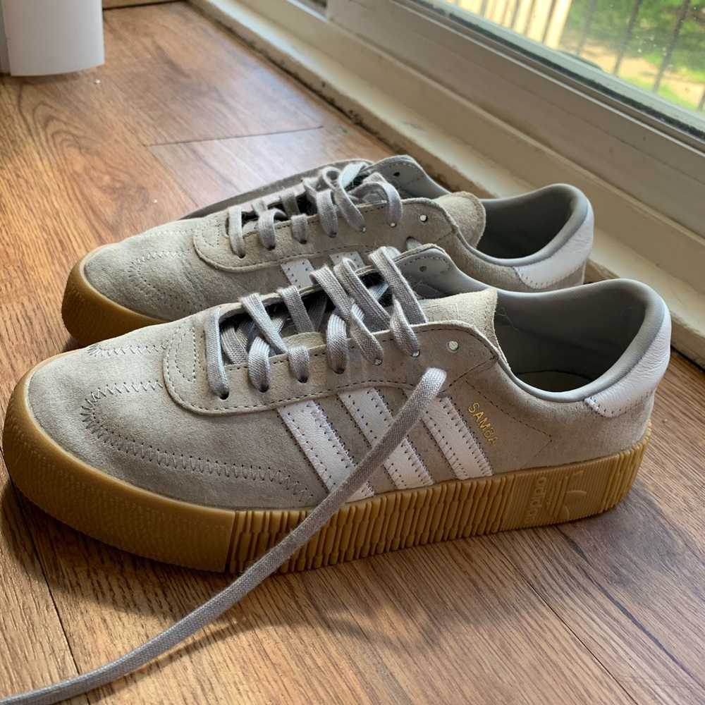 ADIDAS SAMBAROSE. LIMITED ED. GRAY SUEDE SNEAKERS